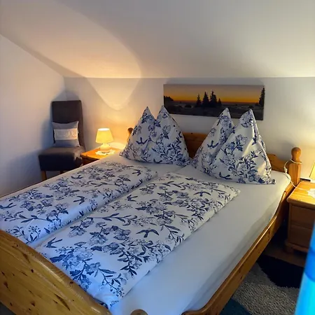 Gaestezimmer Schupanez לינה וארוחת בוקר 3*