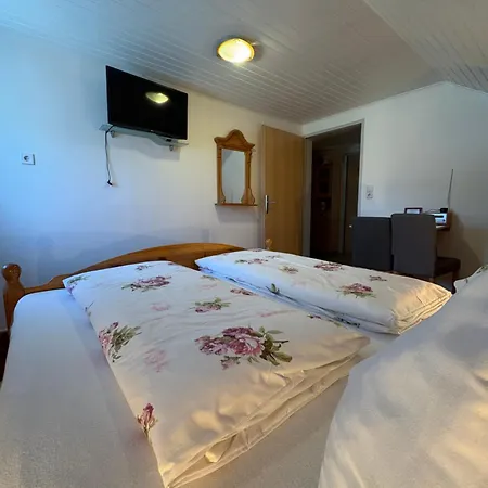 Gaestezimmer Schupanez 3*