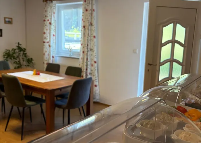 Gaestezimmer Schupanez 住宿加早餐酒店 里欧查赫