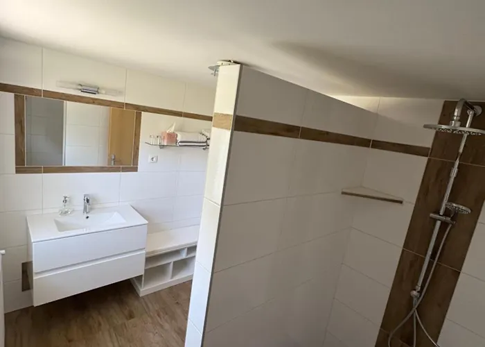 Gaestezimmer Schupanez 3* 里欧查赫